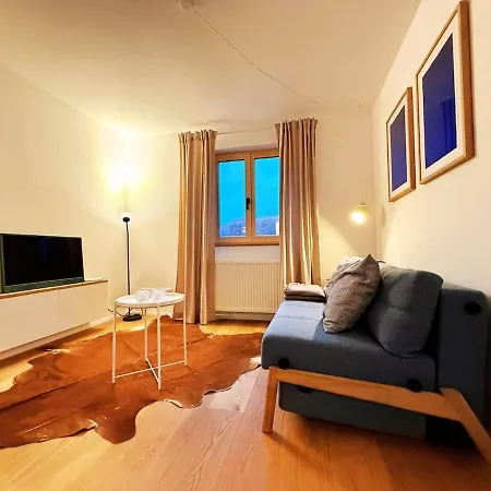 Charmantes Apartment - Fuer 2-4 Personen - Modern, Ruhig, Parkplatz Passau Exterior photo